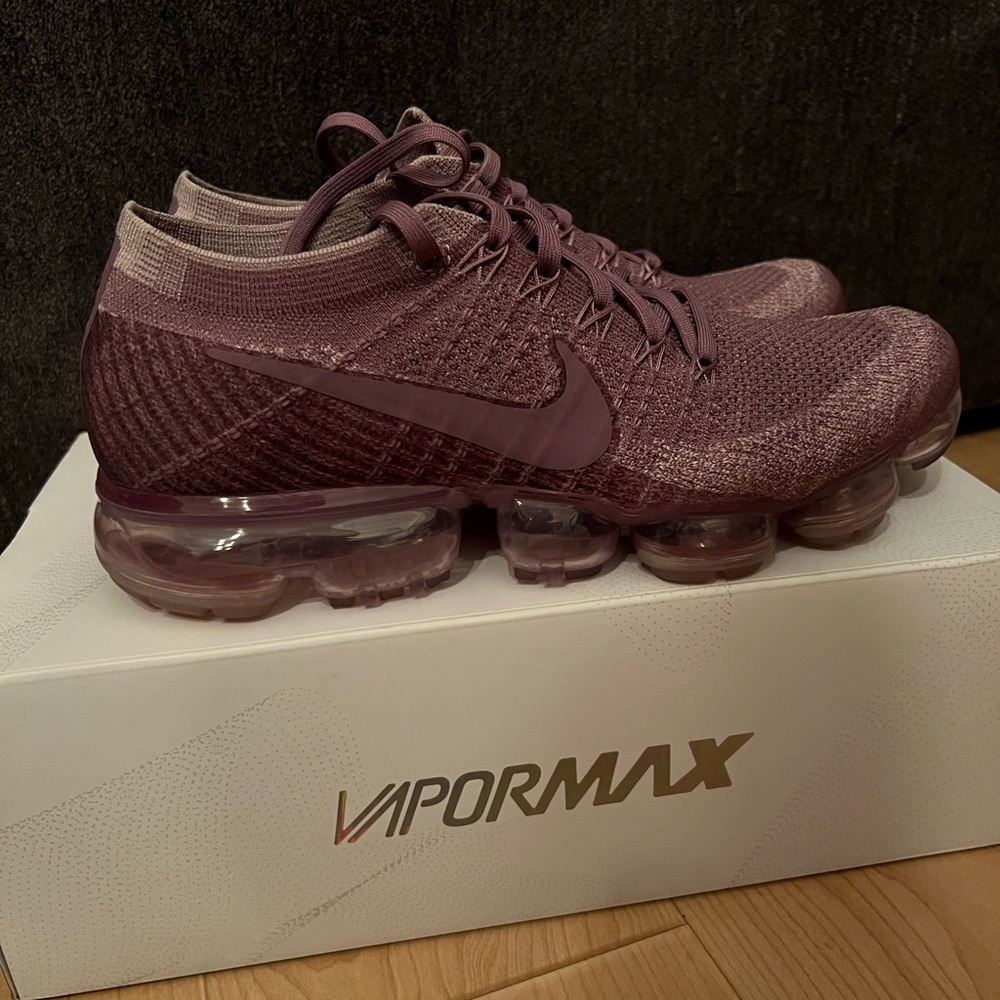 Women’s Nike Air Vapormax Flyknit Size 10